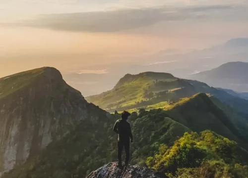 knuckles mountain hike kehelpathdoruwa