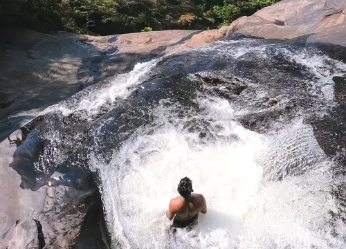 infinity pool at top of rathna ella in knuckles mountain range