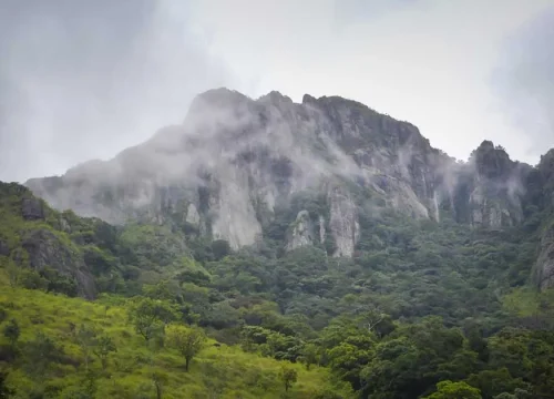 kehelpathdoruwa hike kuckles mountain range