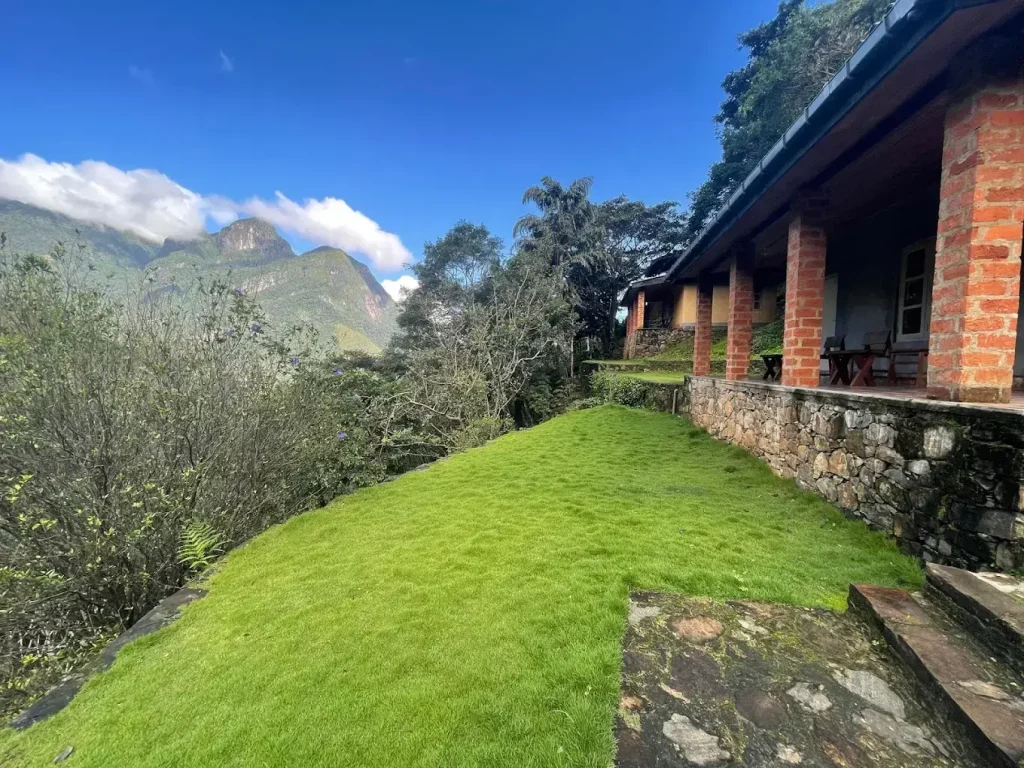 knuckles range hotels