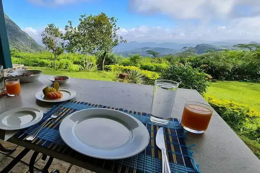 hotels in knuckles range