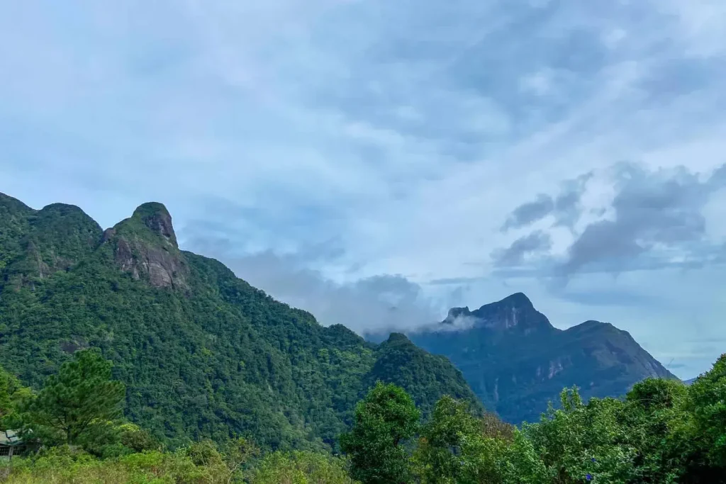 knuckles mountain range hike