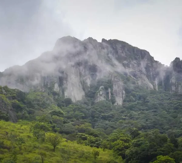 kehelpathdoruwa mountain sri lanka