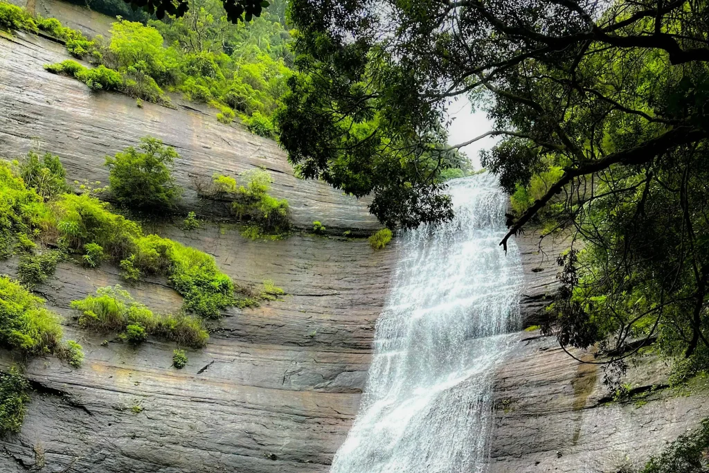 best hiking places in sri lanka