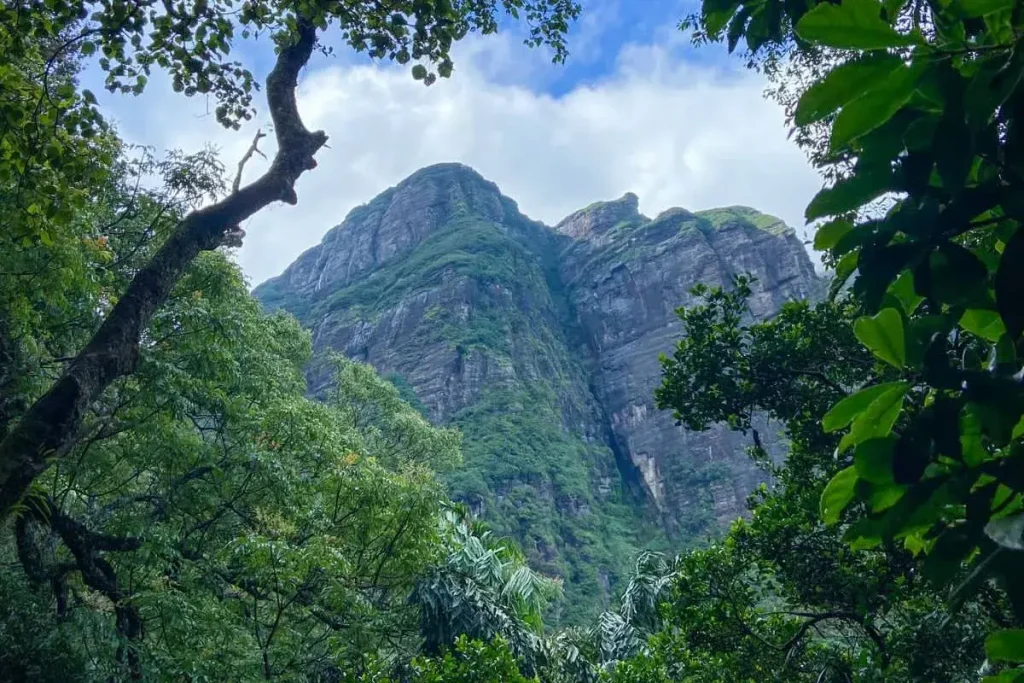 sri lanka hiking trails