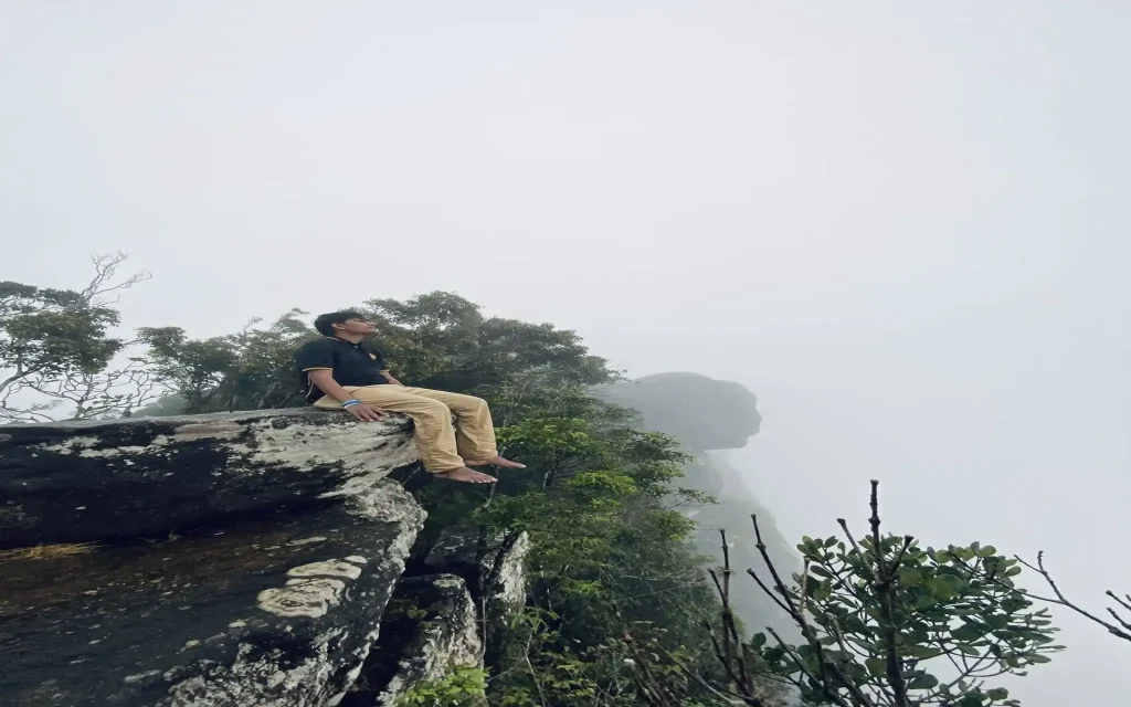 sinharaja forest reserve gongala mountain
