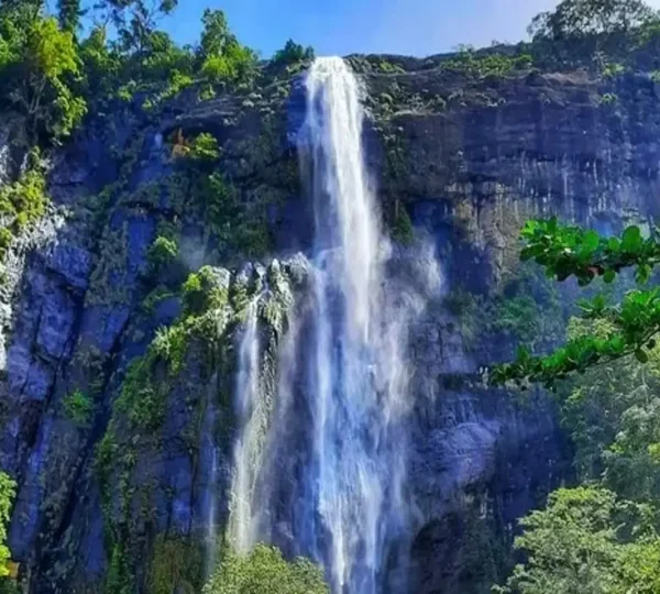 upper diyaluma waterfall trek