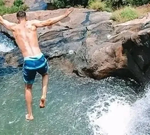 upper diyaluma waterfall trek