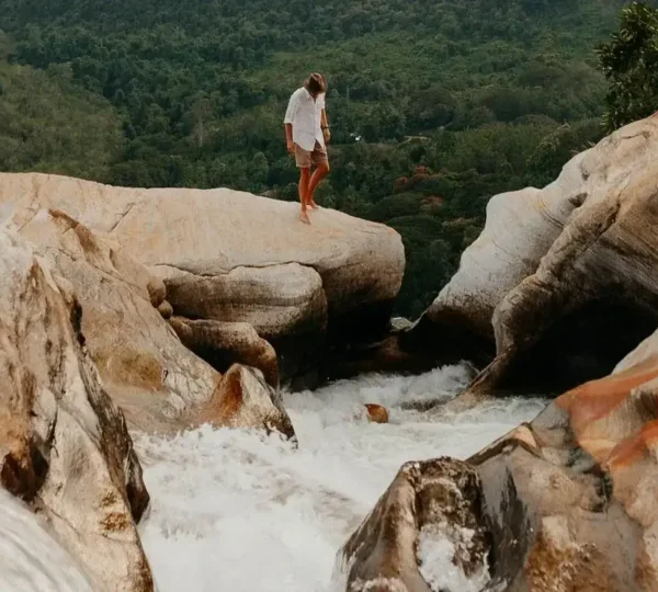 upper diyaluma waterfall trek